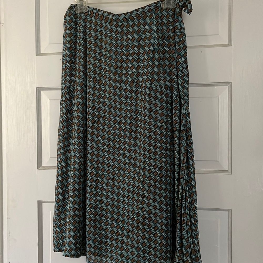 Liz Claiborne flowing skirt.
